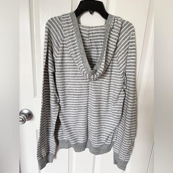 Express Heather Gray Striped Pullover - Picture 4 of 5